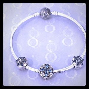 ❄️❄️Pandora Snowflake Bangle  Set ❄️❄️ NEW